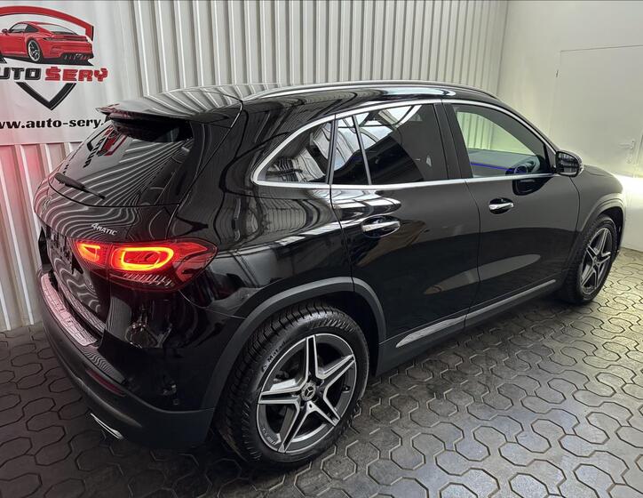 Mercedes-Benz GLA 8