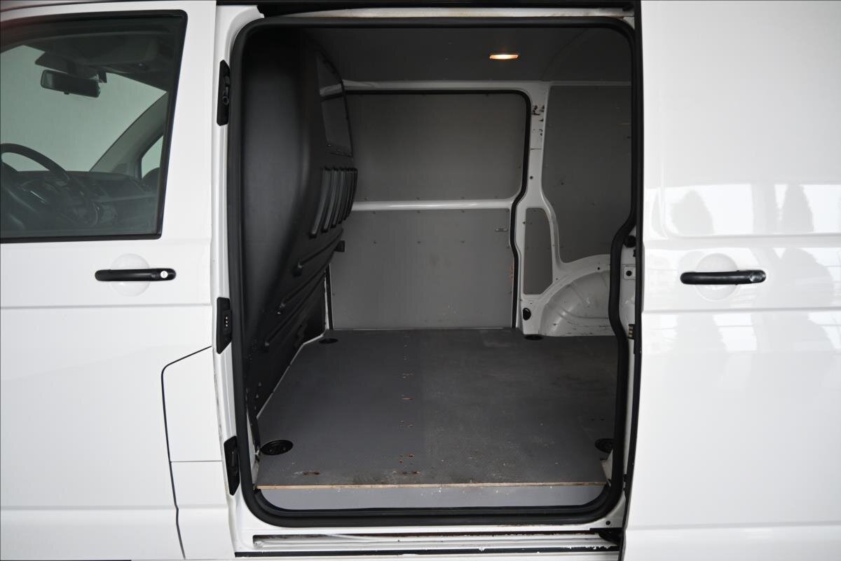 Volkswagen Transporter Skříň 2,0 l 150 kw