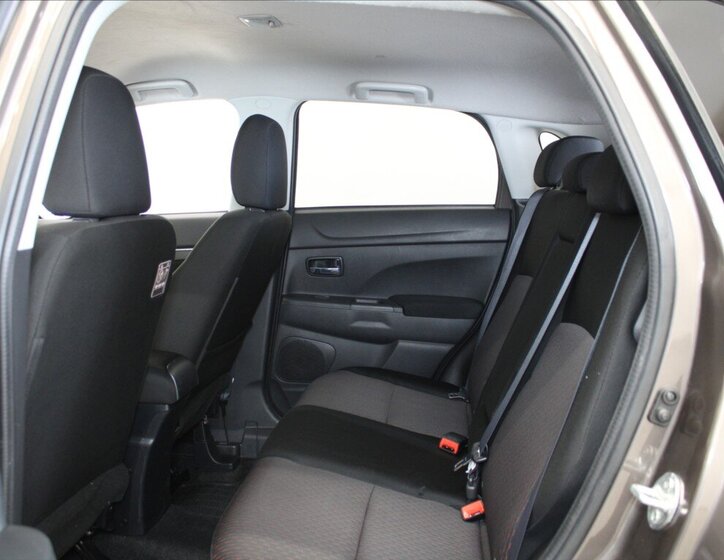 Mitsubishi ASX SUV / Terénní 1,6 l 86 kw