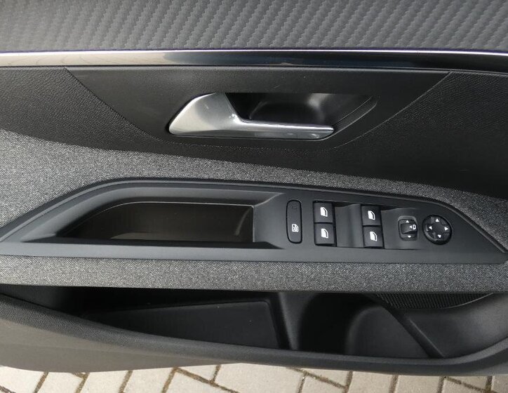 Peugeot 5008 SUV / Terénní 1,2 l 96 kw