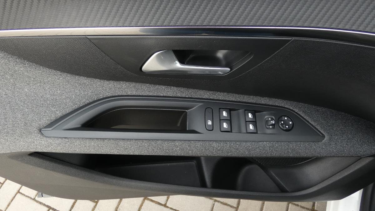 Peugeot 5008 SUV / Terénní 1,2 l 96 kw