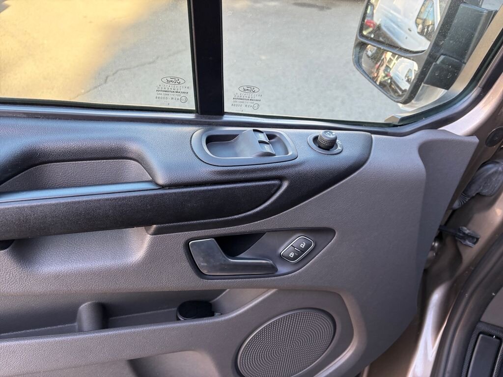 Ford Tourneo Custom Kombi 2,0 l 136 kw