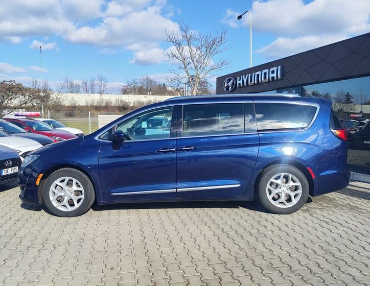Chrysler Pacifica MPV 3,6 l 211 kw