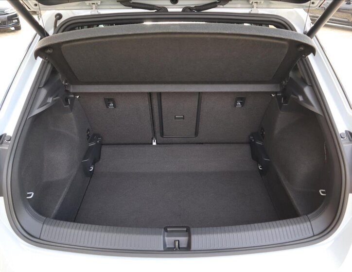 Volkswagen T-Roc CUV / Crossover 1,5 l 110 kw