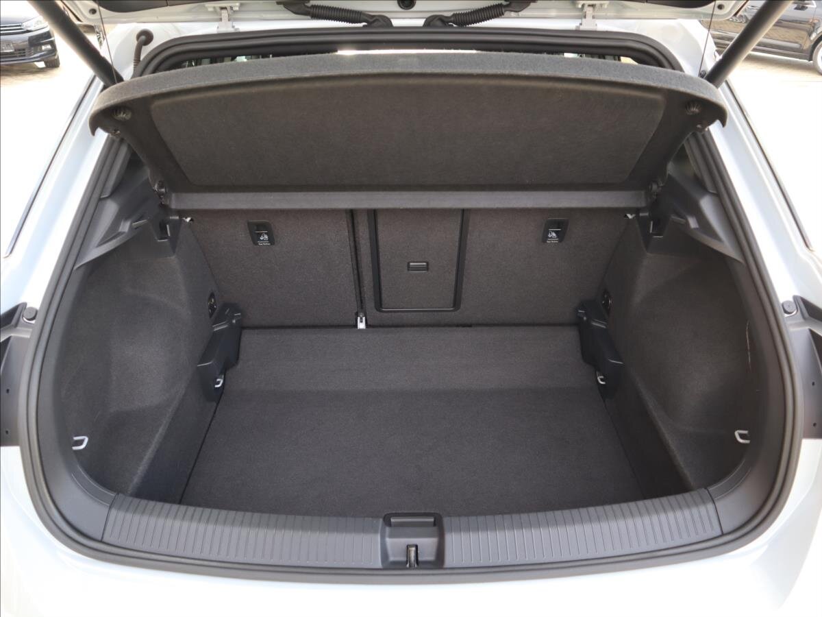 Volkswagen T-Roc CUV / Crossover 1,5 l 110 kw