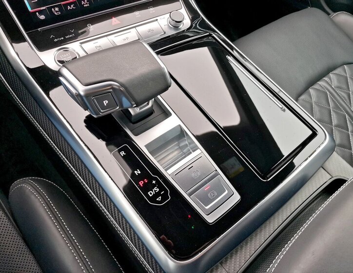 Audi Q8 SUV / Terénní 3,0 l 250 kw