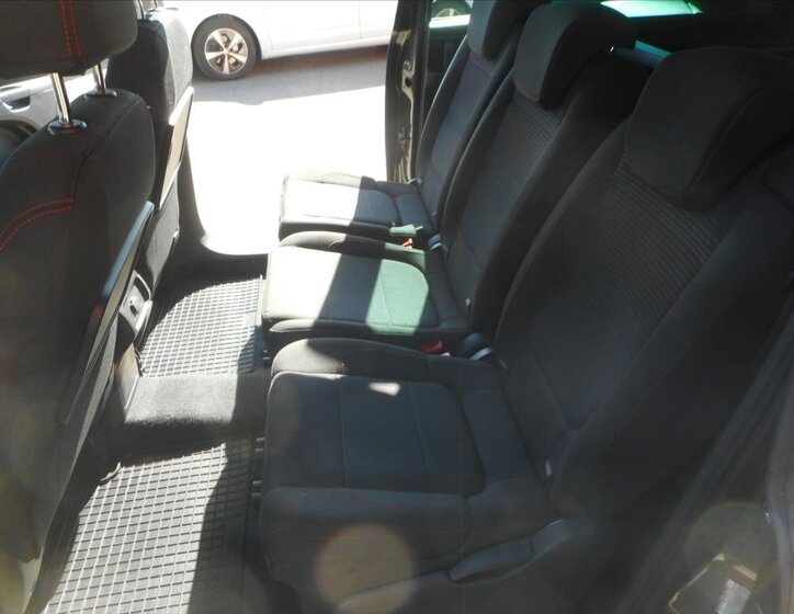 Volkswagen Sharan Kombi 2,0 l 110 kw