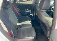 Mercedes-Benz GLA 11