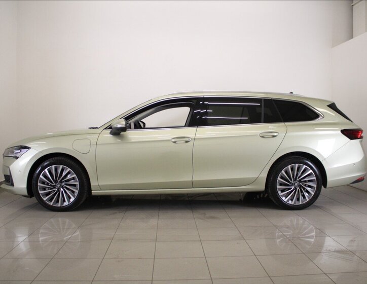 Škoda Superb Kombi 1,5 l 150 kw