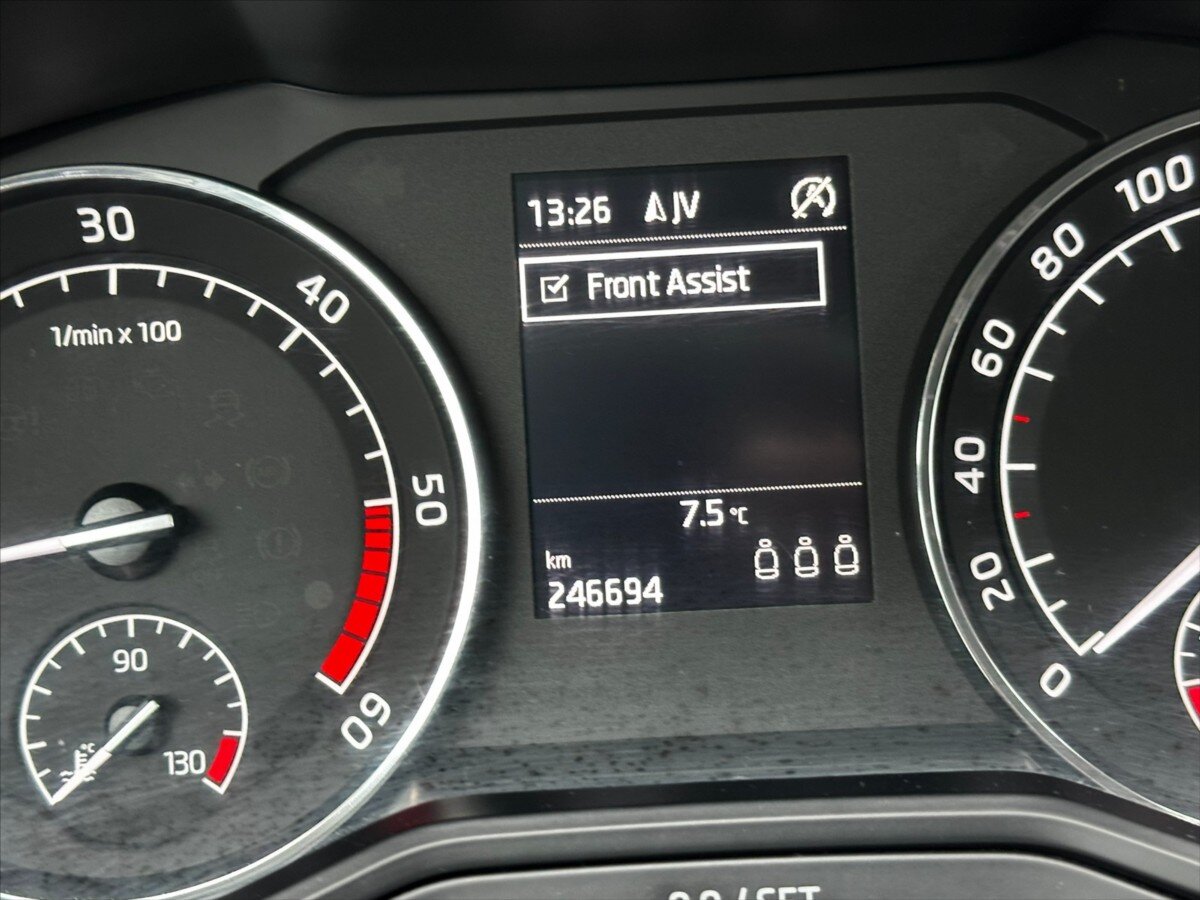 Škoda Superb Sedan / Limuzína 2,0 l 110 kw