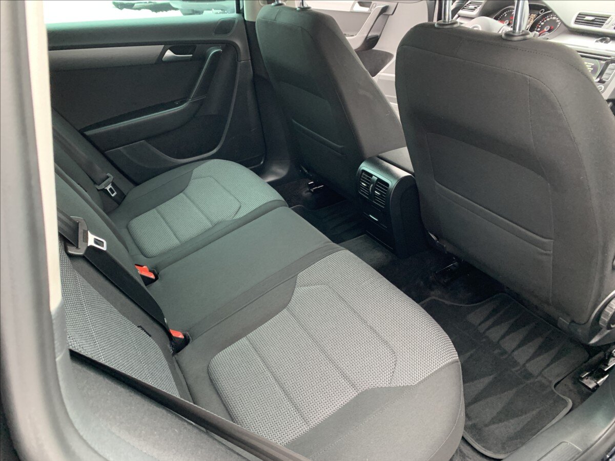 Volkswagen Passat Kombi 2,0 l 103 kw