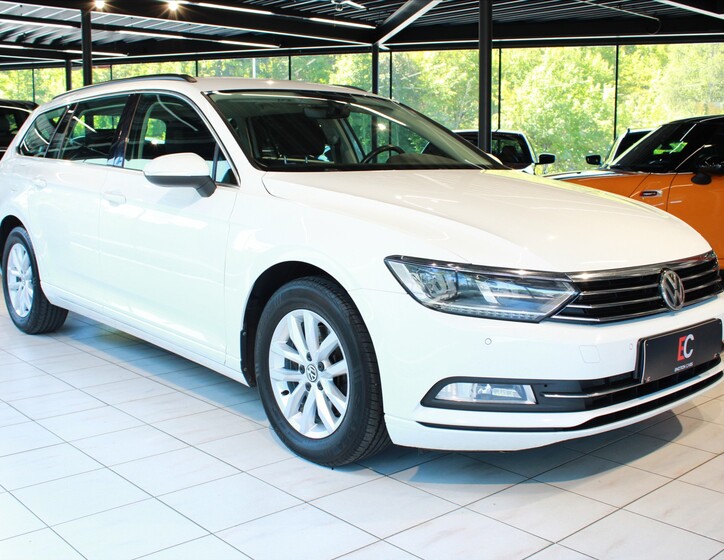 Volkswagen Passat 1