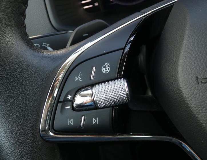 Škoda Karoq SUV / Terénní 1,5 l 110 kw