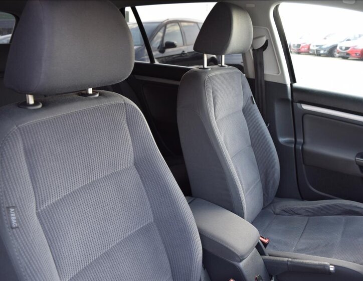 Volkswagen Golf Kombi 1,6 l 75 kw