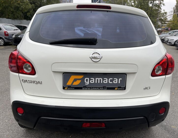 Nissan Qashqai SUV / Terénní 2,0 l 110 kw
