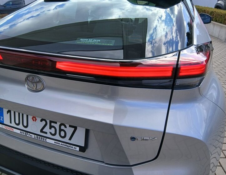 Toyota C-HR SUV / Terénní 1,8 l 72 kw