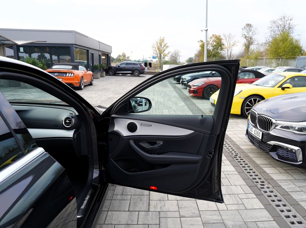 Mercedes-Benz Třídy E Sedan 2,0 l 145 kw