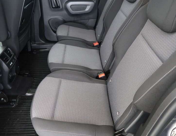 Toyota ProAce Kombi 1,5 l 96 kw