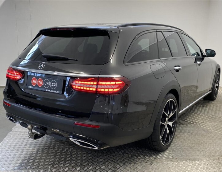 Mercedes-Benz Třídy E 2