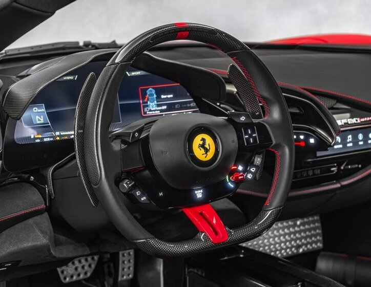 Ferrari SF90 Kupé 4,0 l 574 kw
