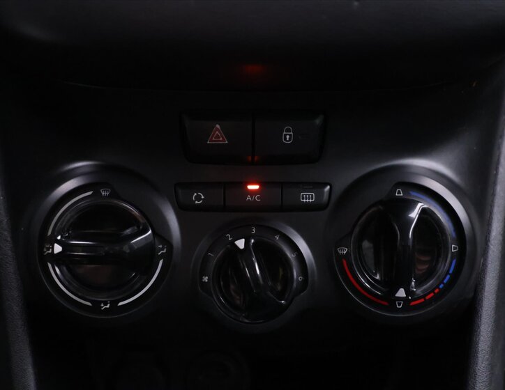 Peugeot 208 Hatchback 1,2 l 60 kw