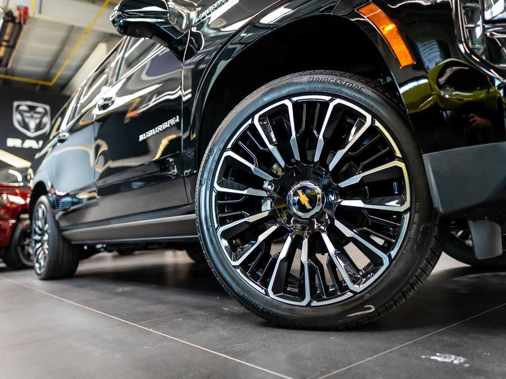 Chevrolet Suburban SUV 6,2 l 313 kw