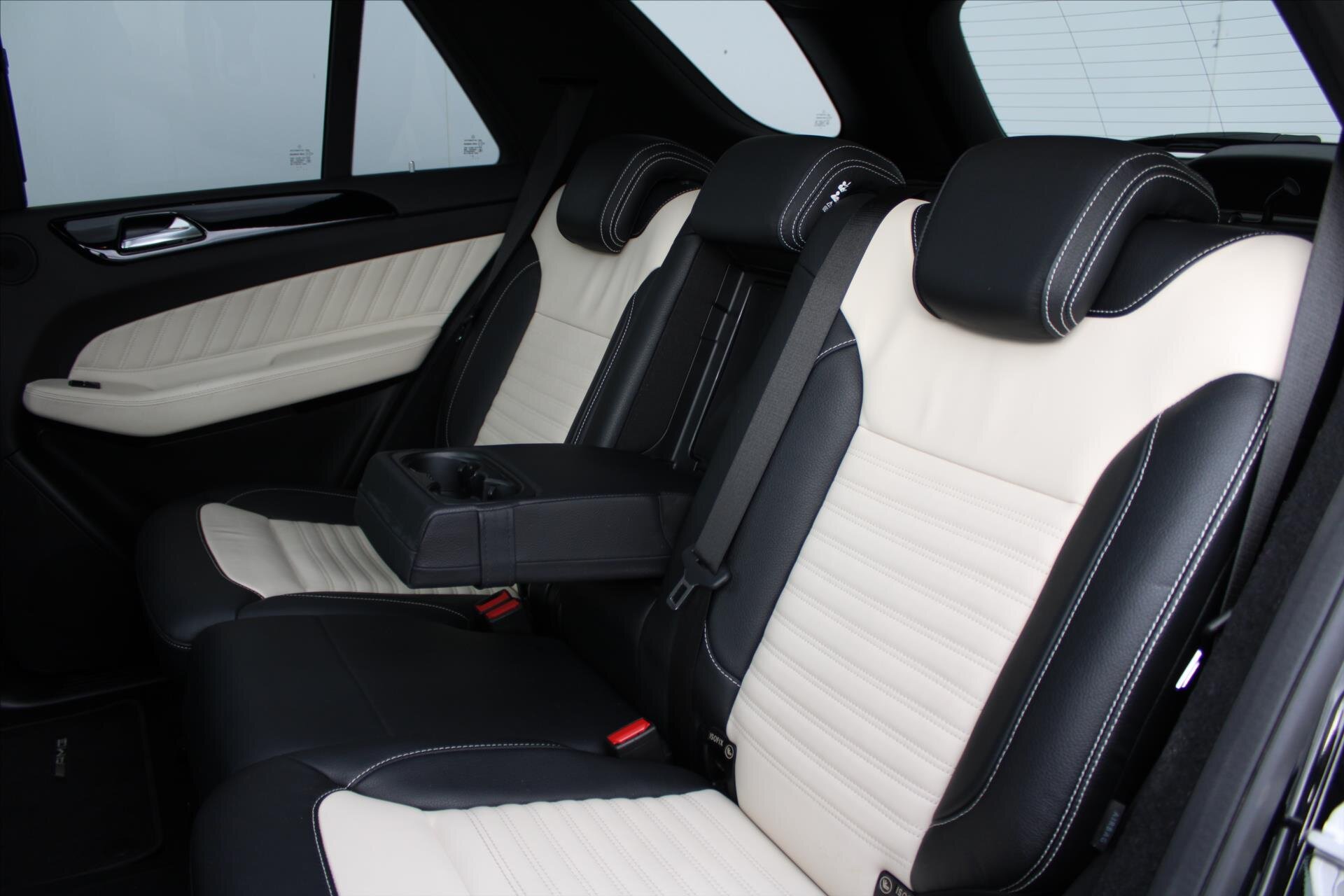 Mercedes-Benz GLE SUV 4,7 l 335 kw