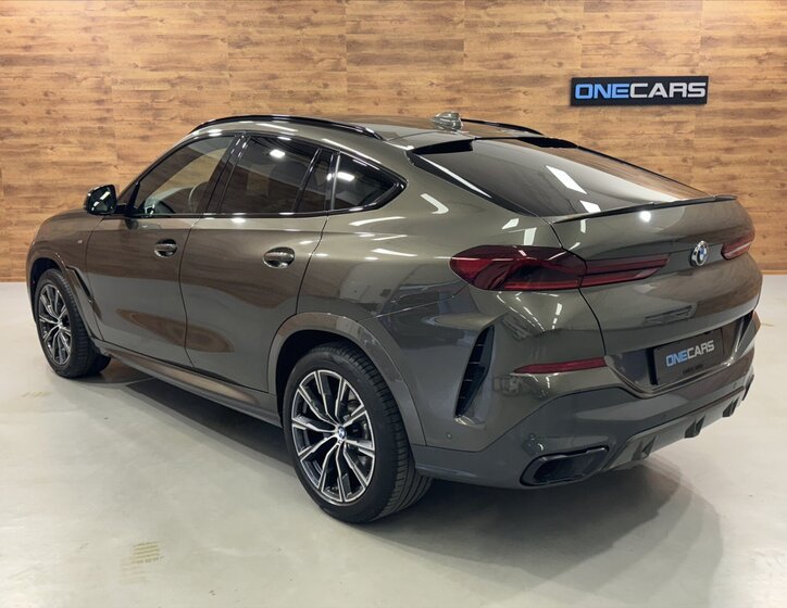 BMW X6 SUV / Terénní 3,0 l 250 kw