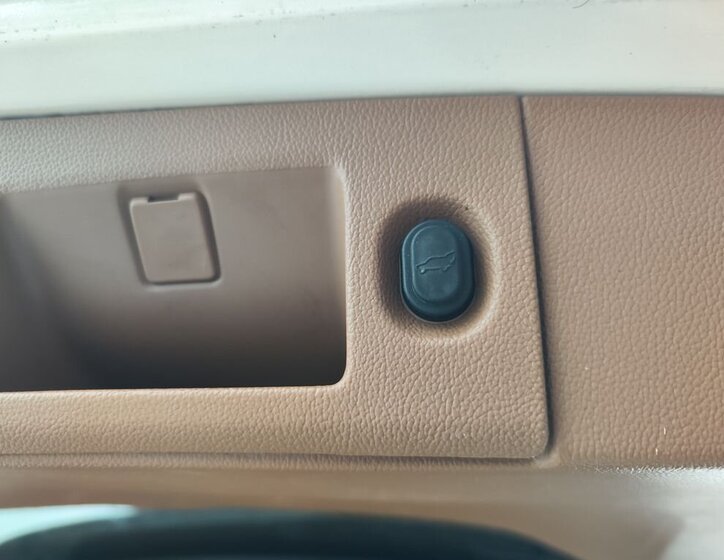 Cadillac Escalade 10