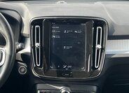 Volvo XC40 SUV / Terénní 1,5 l 120 kw