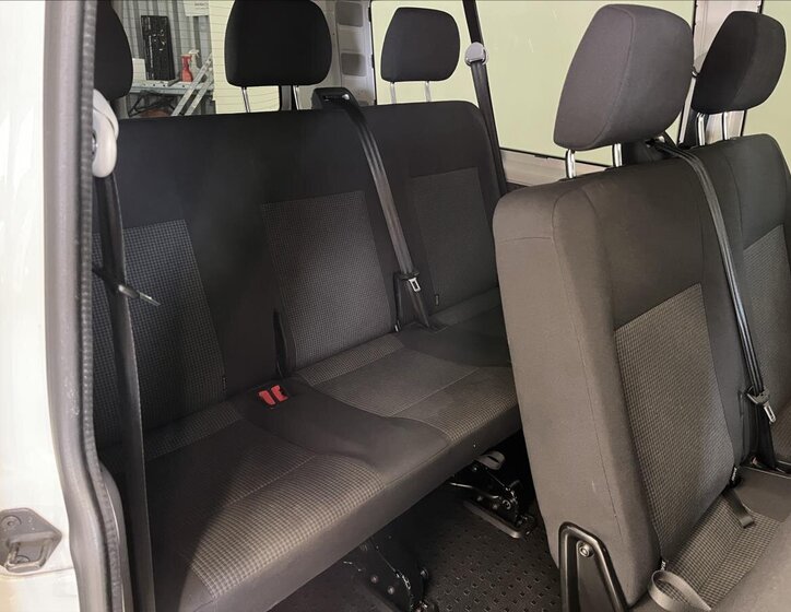 Volkswagen Transporter Kombi 2,0 l 81 kw