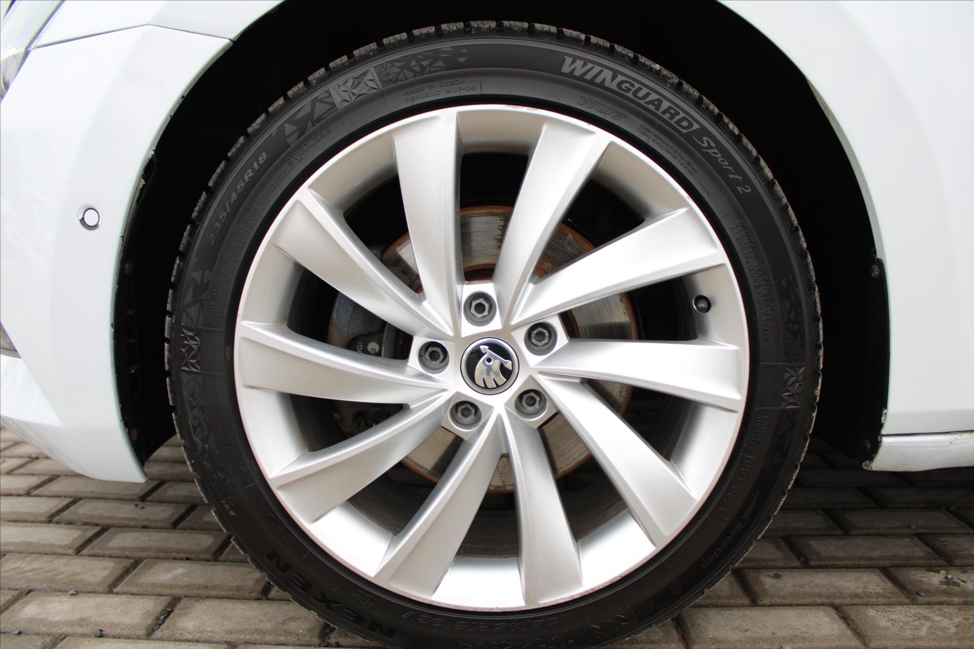 Škoda Superb Liftback 2,0 l 110 kw