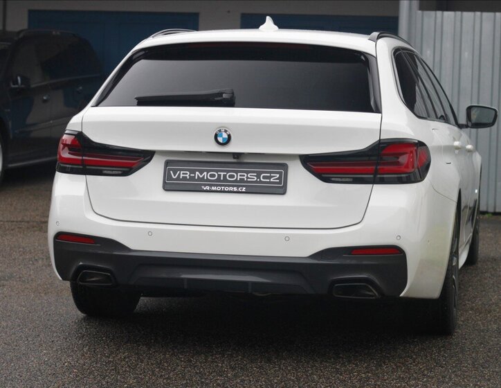 BMW Řada 5 Kombi 3,0 l 210 kw