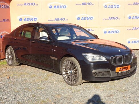 BMW Řada 7 Sedan 4,4 l 330 kw