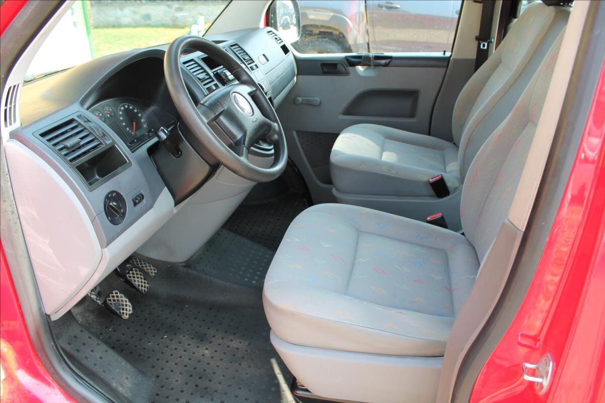 Volkswagen Transporter Kombi 2,5 l 96 kw