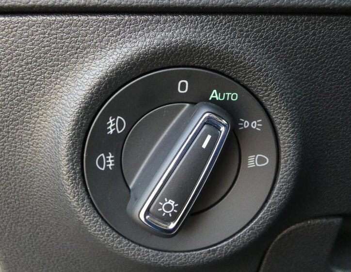 Škoda Karoq SUV / Terénní 1,5 l 110 kw