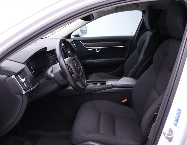 Volvo V90 Kombi 2,0 l 147 kw