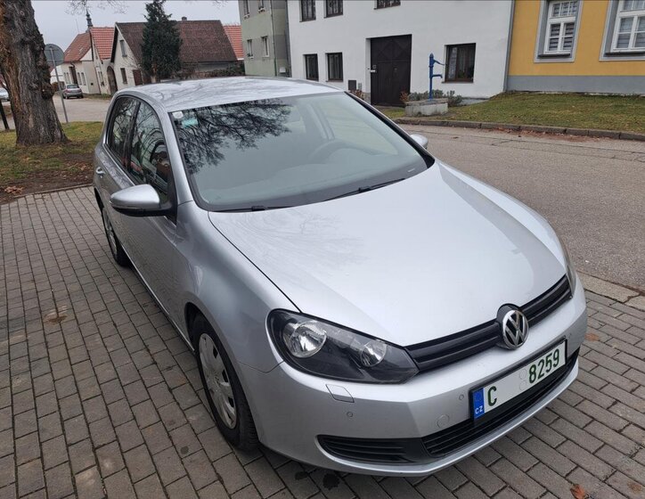 Volkswagen Golf 16