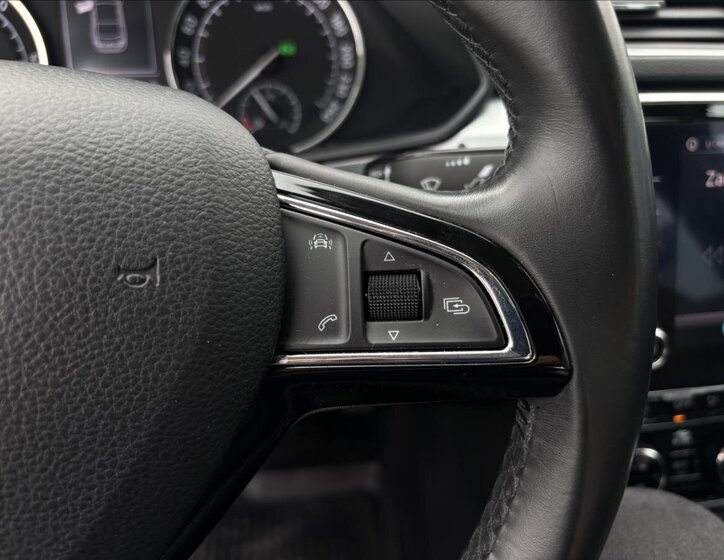 Škoda Superb Sedan / Limuzína 2,0 l 140 kw