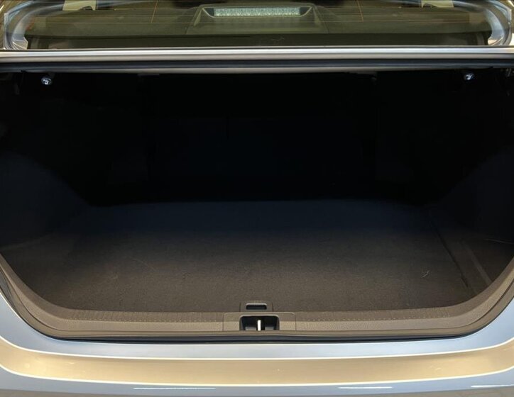 Toyota Camry Sedan 2,5 l 137 kw