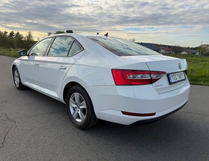 Škoda Superb Sedan / Limuzína 2,0 l 110 kw
