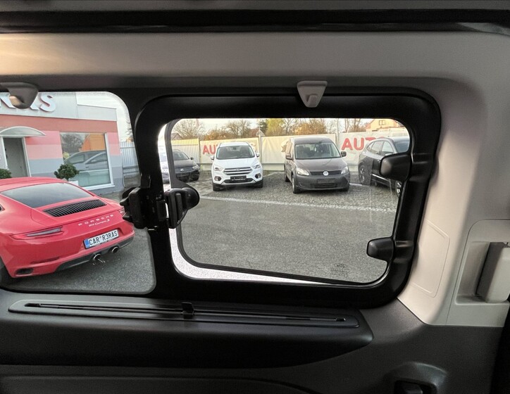 Ford Tourneo Custom 28