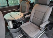 Volkswagen Multivan 11