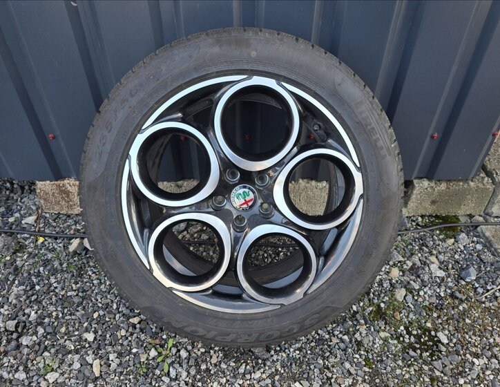 Alfa Romeo Tonale SUV / Terénní 1,5 l 117 kw