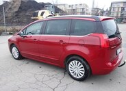 Peugeot 5008 10