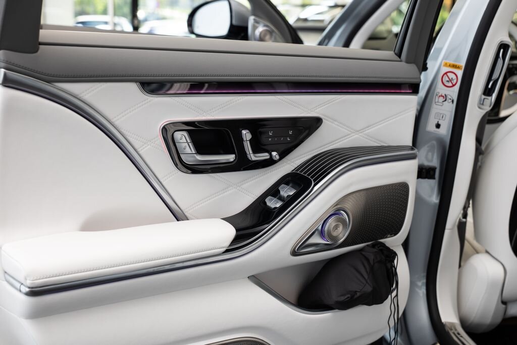 Mercedes-Benz Ostatní Sedan / Limuzína 6,0 l 450 kw