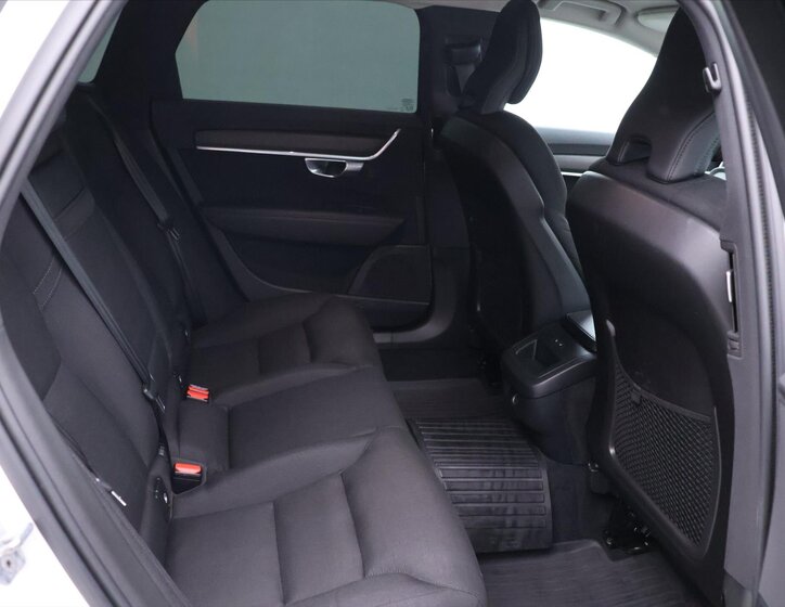 Volvo V90 Kombi 2,0 l 147 kw