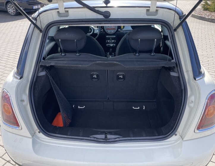 Mini Cooper Hatchback 1,6 l 88 kw