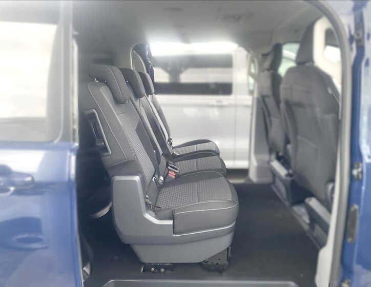 Volkswagen Caravelle 10