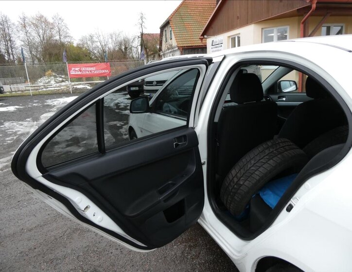 Mitsubishi Lancer 17